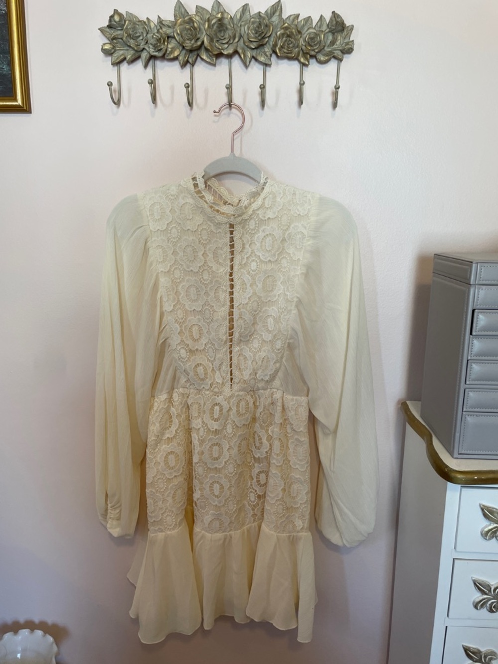 Simplee Apparel Ivory Lace Long-Sleeve Mini Dress